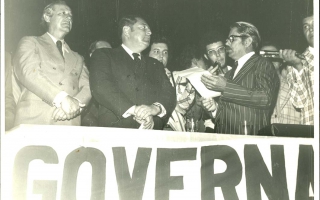 'Chico Raimundo discursanado sobre palanque na presença do governador Aureliano Chaves e outros 1970 a 1979