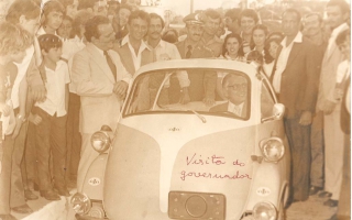 'Prefeito Diogo Ribeiro de Andrade, governador de Minas Gerais, Francelino Pereira, Deputado Aracely de Paula, em meio a uma  Década de 70
