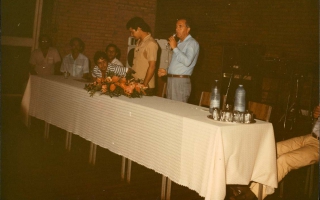Reunião de autoridades da sociedade civil no clube social de Campos Altos Década de 80