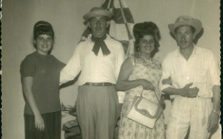 Ruth Falco, Geraldo Guimarães e outros em festa junina década de 60