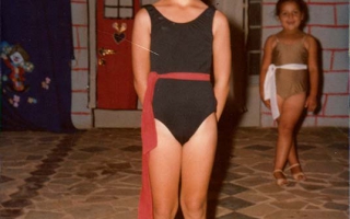 'Festa de formatura da turma de 1982 do Educandário Dom Alexandre na foto a aluna Érika  década de 80