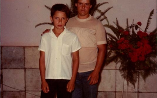 'Adolescentes Guinho e Zezinho na crisma do ano de 1984 na Igreja Matriz de Santa Terezinha DÉCADA de 80
