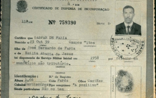 'Certificado de dispensa de incorporação de Gaspar de Faria década de 70