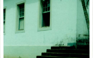 'Fachada da residência da casa da Fazenda Esperança de propriedade do Sr. Zinho ano 2000