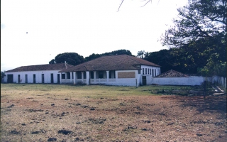 'Sede da fazenda pertencente a Sra. Mara Lemos ano 2000
